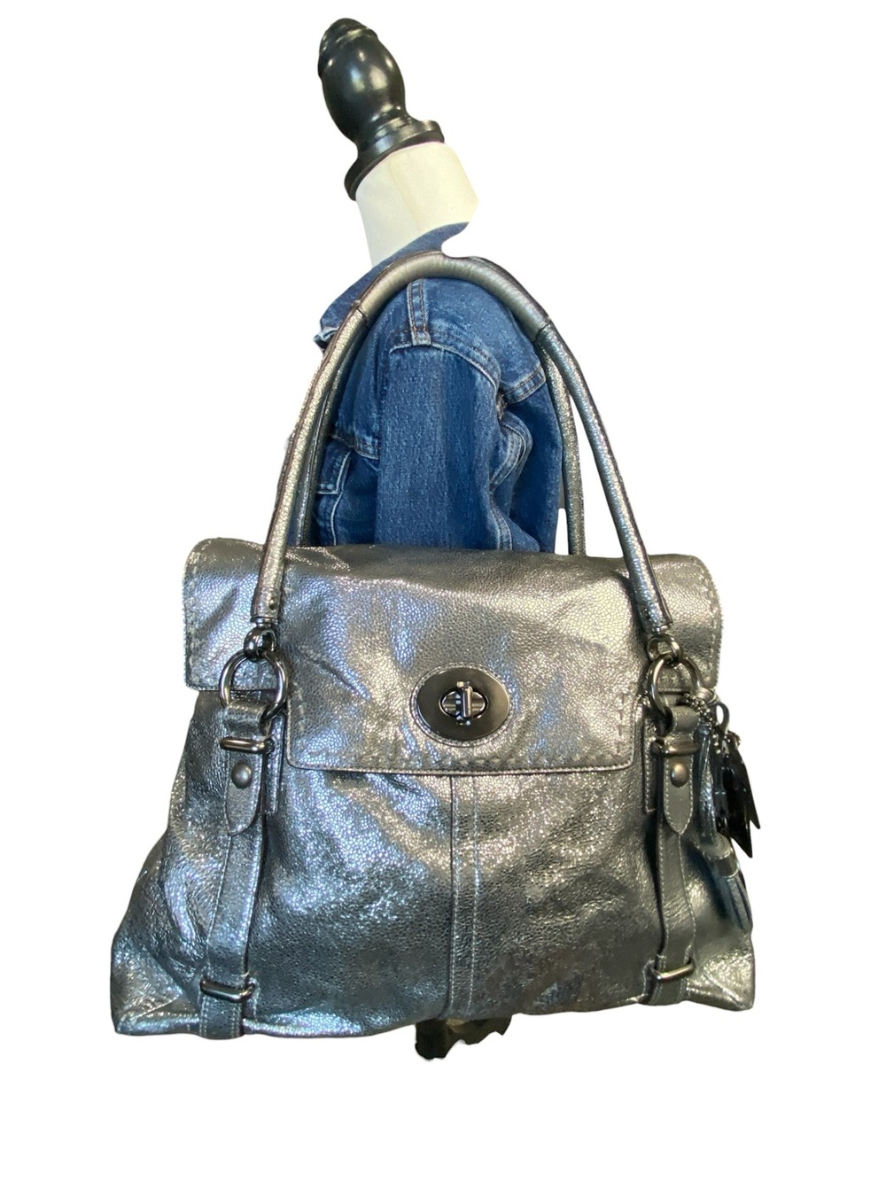Coach XL Limited Edition Metallic Turnlock Silver Carryall Shoulder Bag - Picture 7 of 16